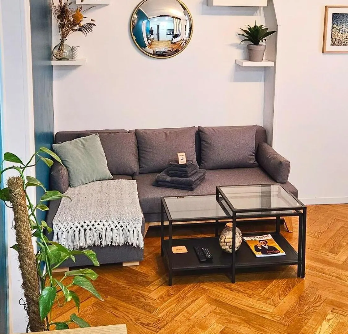 Lovely Flat Abbesses Center - Paris Montmartre France