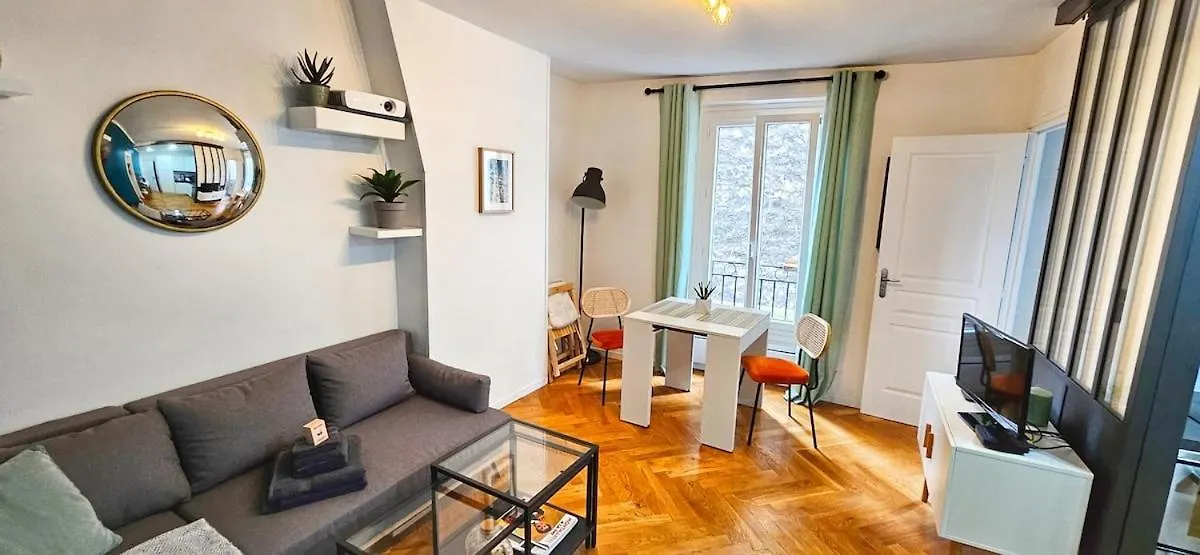 Lovely Flat Abbesses Center - Paris Montmartre